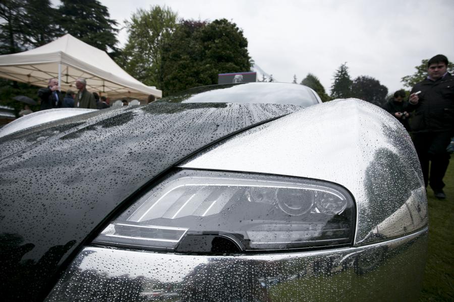  Bugatti Veyron 16.4 Centenaire 2009 года  (фото 29 из 130)